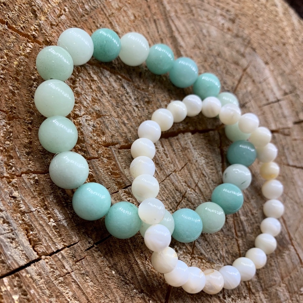 Turquoise Amazonite + White Shell Stack Bracelet - Picture 3 of 3